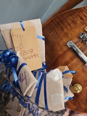 🎁GIFTS AVAIL W min Purchase $25✨️